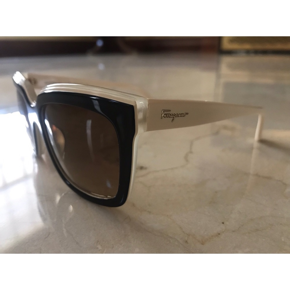 Salvatore Ferragamo SF758s  (Black Ivory)